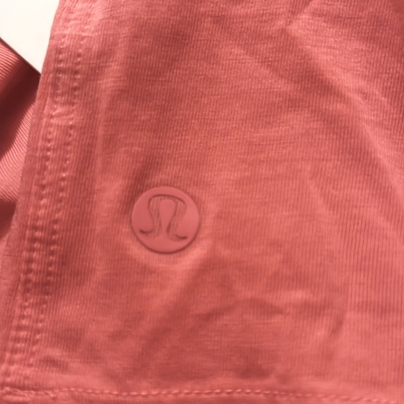 LULULEMON ALL YOURS CROP TEE RASBERRY CREAM COLOR SIZE 8 NWT - Picture 4 of 4